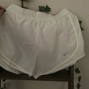 Women’s Nike White Tempo Shorts Sz S